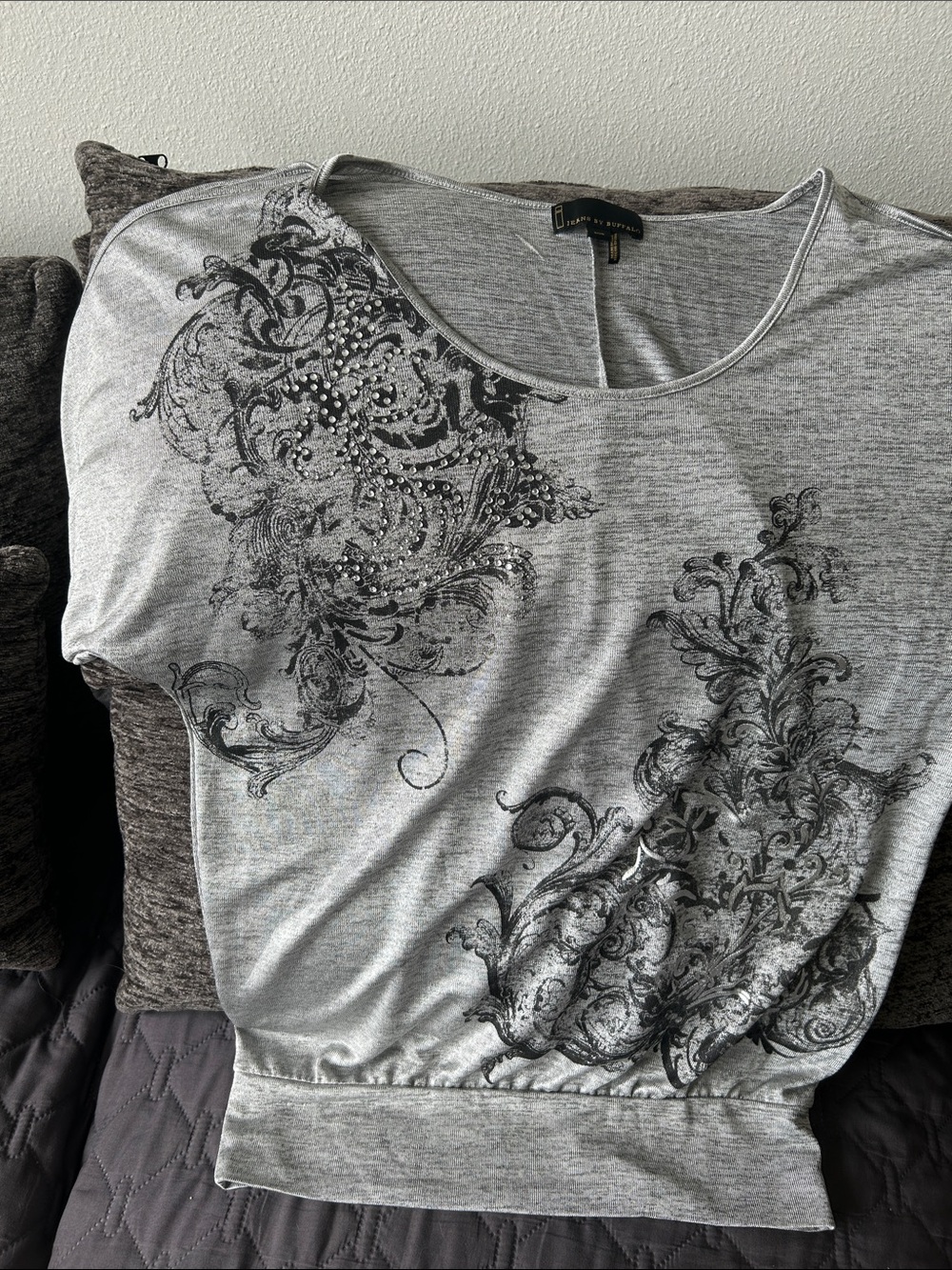 i jeans by Buffalo Gray Short Sleeve Top with Black Ornate Print